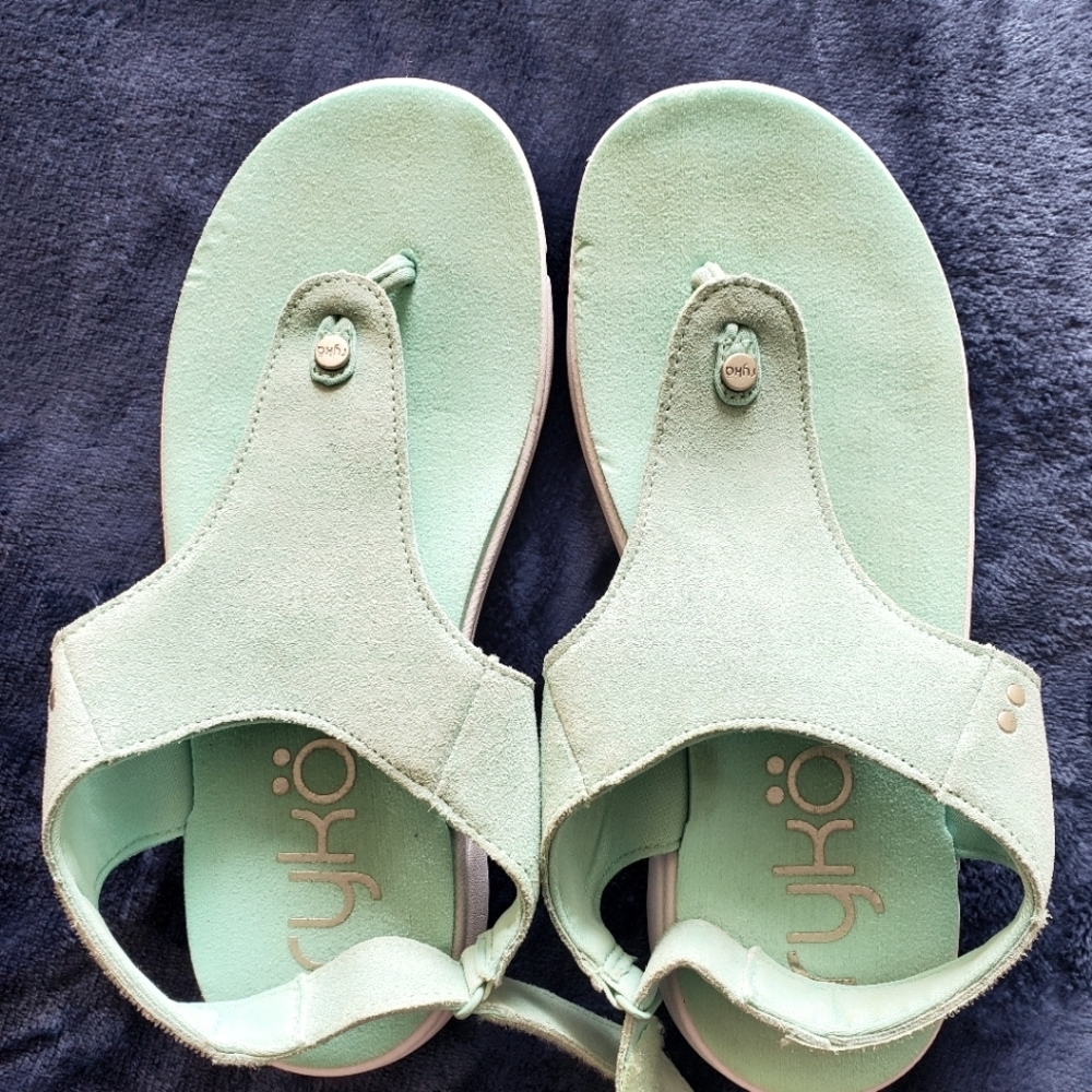 Ryka Margo Suede Strap Sandals 7 Wide